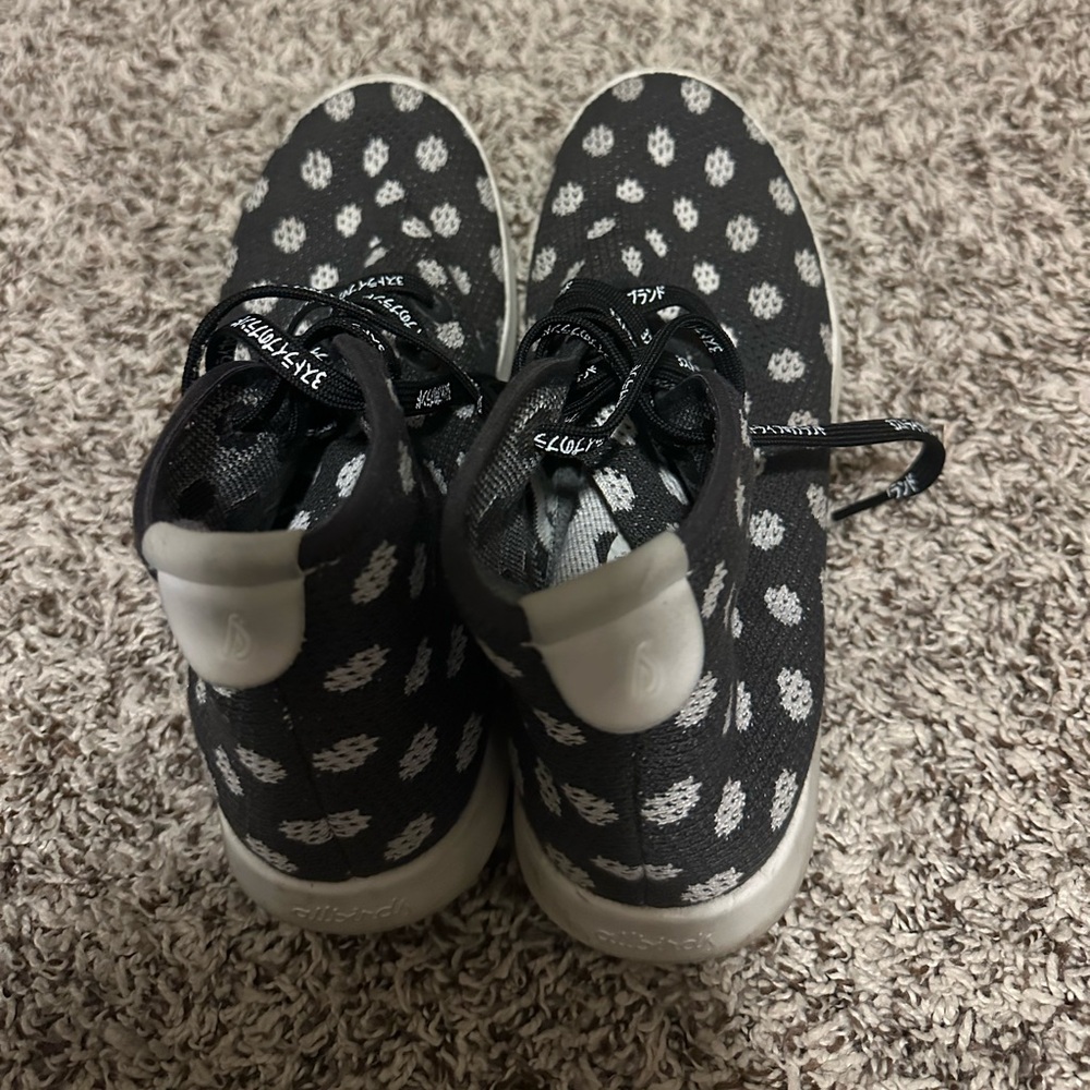 Polka Dot Allbirds, men’s size 9 high top sneakers